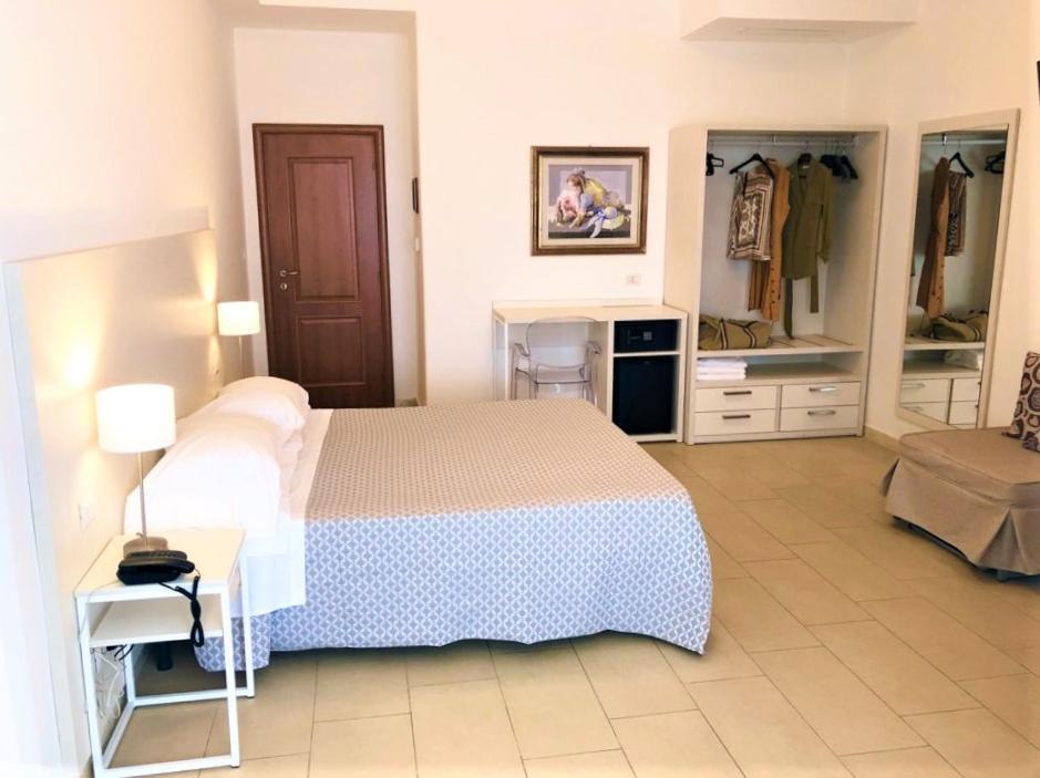 Hotel Villa Eleonora Scauri  Exteriér fotografie
