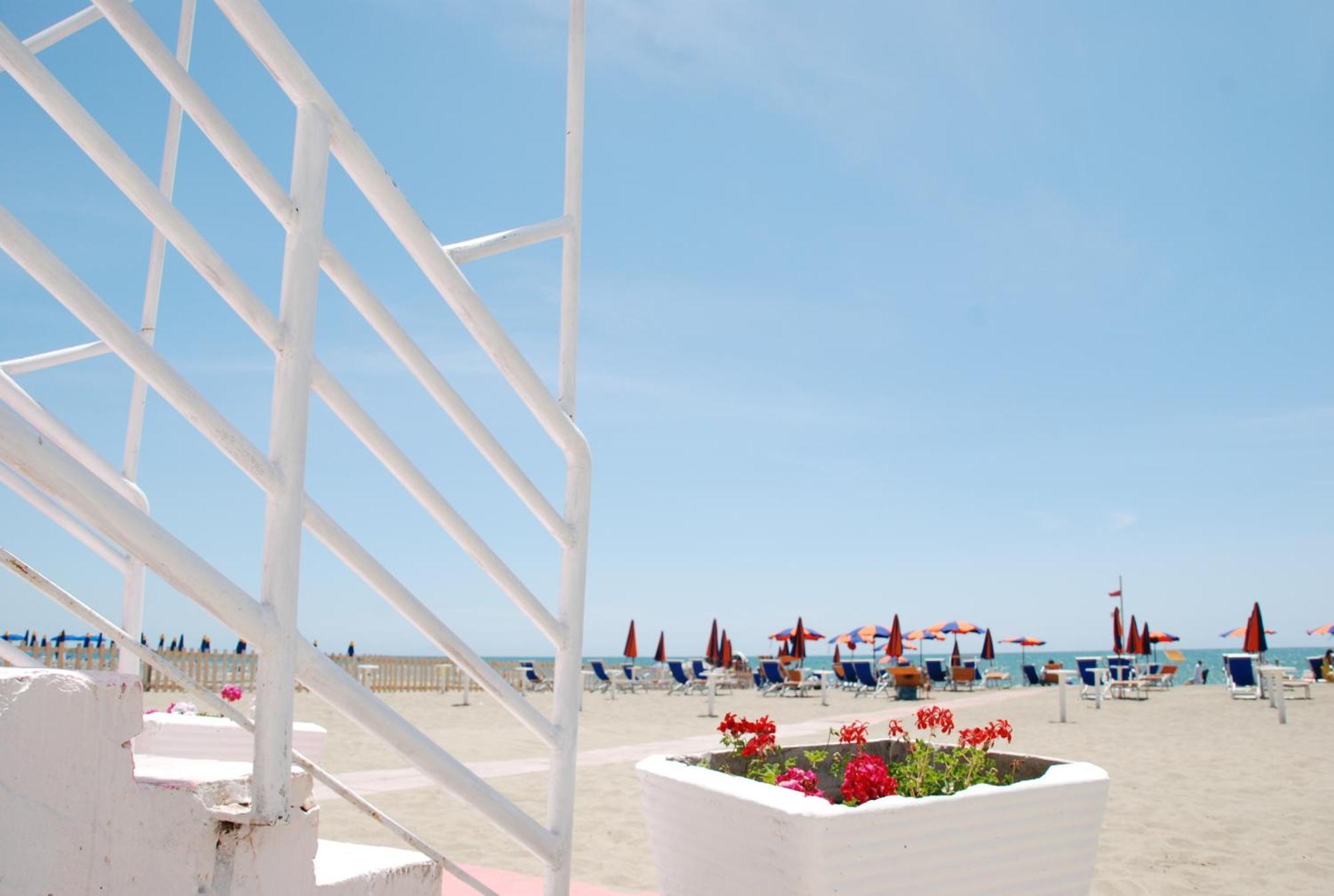 Hotel Villa Eleonora Scauri  Exteriér fotografie
