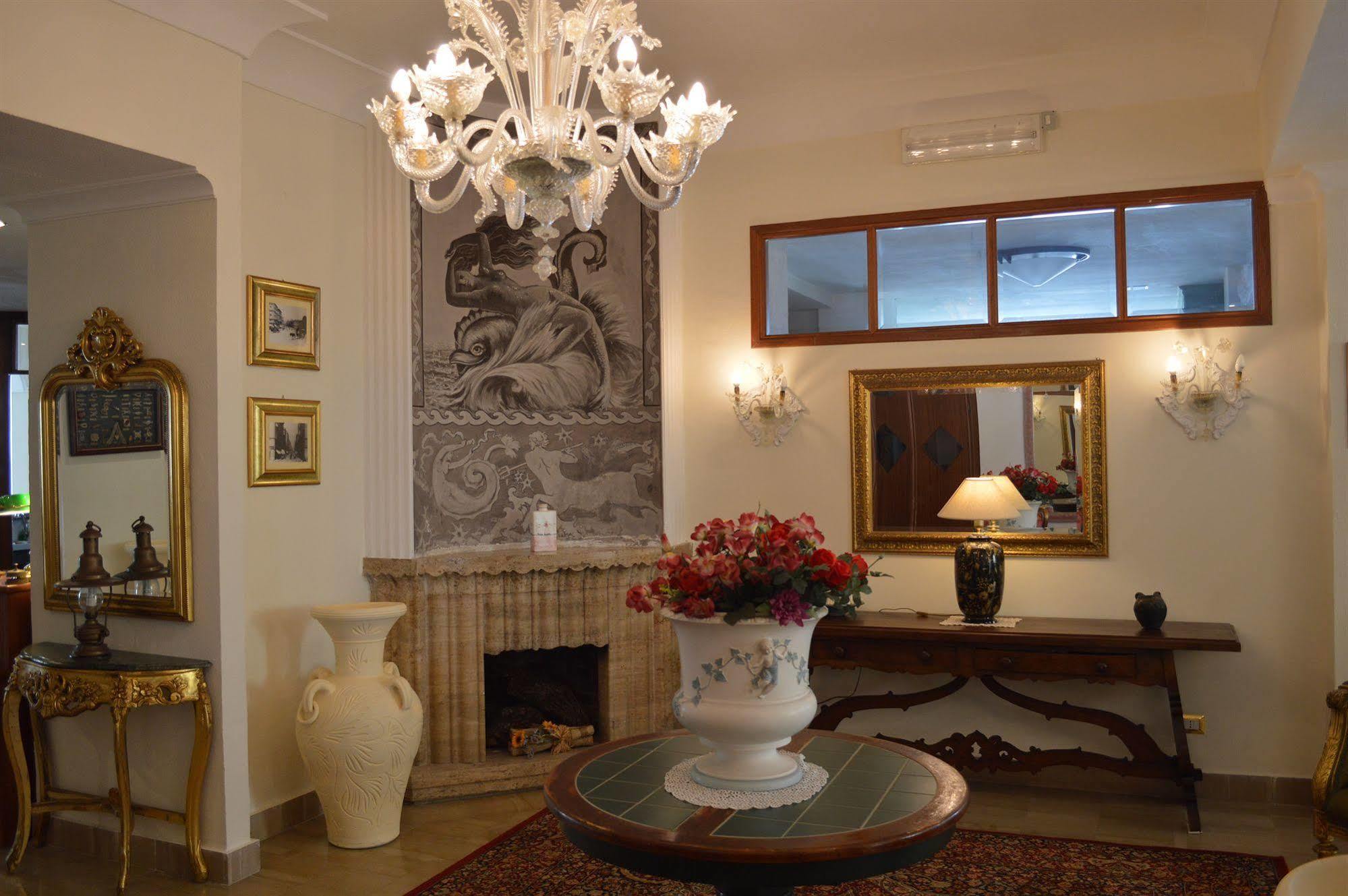 Hotel Villa Eleonora Scauri  Exteriér fotografie