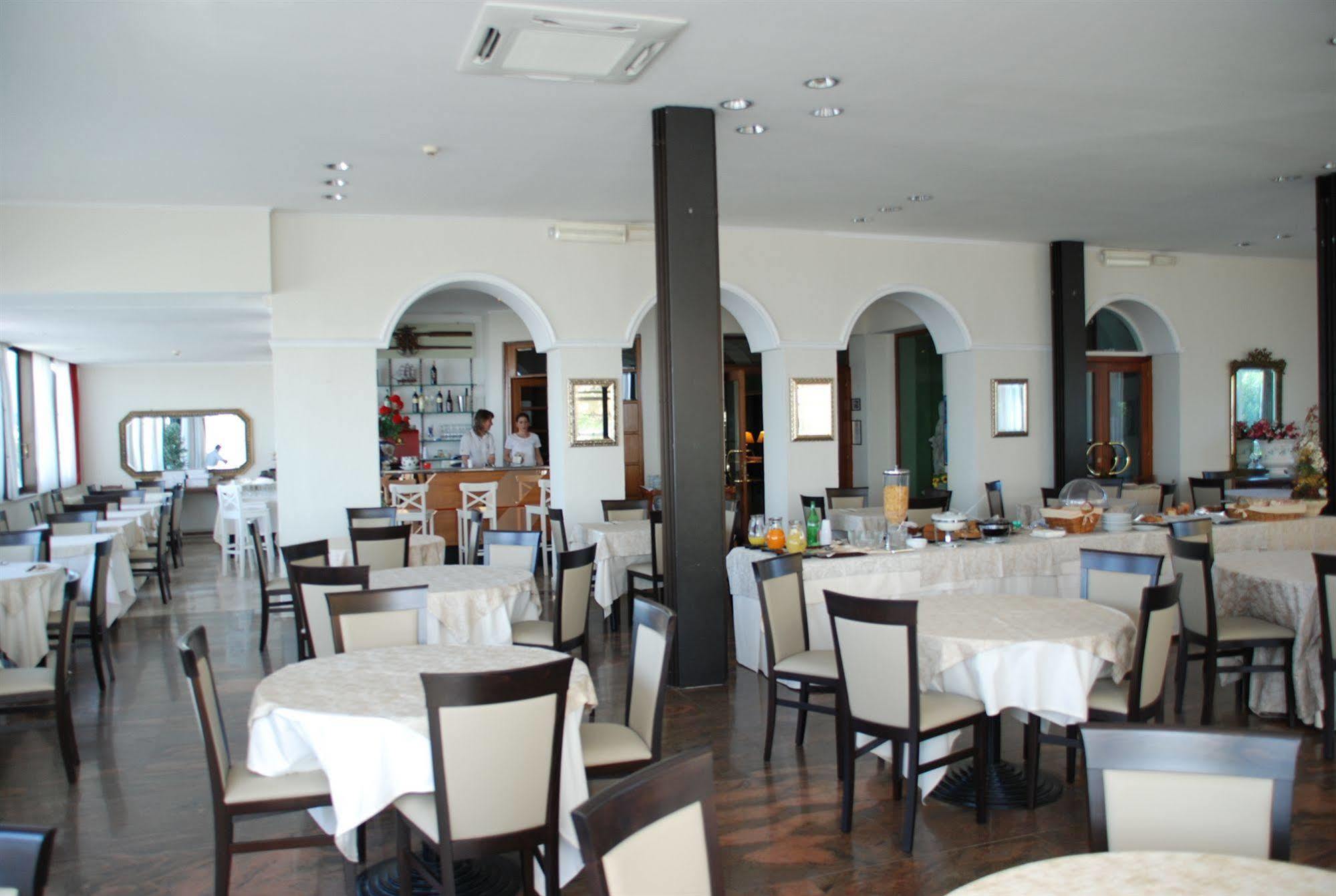 Hotel Villa Eleonora Scauri  Exteriér fotografie